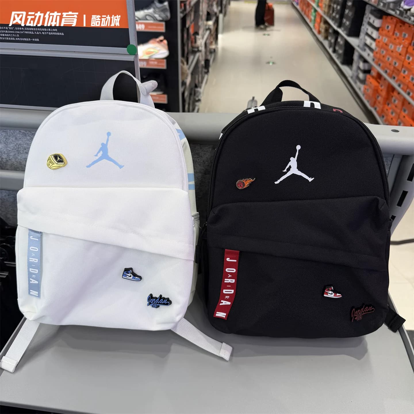 Nike/耐克 Jordan男女AJ休闲运动背包学生迷你书包双肩包 IW1548